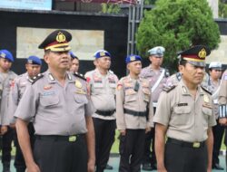 Kombes Pol Rama Anugerahkan Kenaikan Pangkat Pengabdian kepada Dua Anggota Polresta Banyuwangi