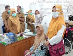 Kelurahan Lateng Dampingi Lansia Jalani Operasi Tumor di RSUD Blambangan