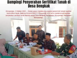 Babinsa Koramil 0825/15 Wongsorejo Dampingi Penyerahan Sertifikat Tanah di Desa Bengkak