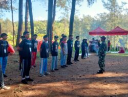Babinsa Koramil Songgon Berikan Materi Wasbang Dan PBB Dalam LDKS Osis SMK Taruna Mandiri Srono