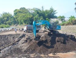 Antisipasi Banjir, DPU.Pengairan Banyuwangi Normalisasi Dam Garit di Alas Malang