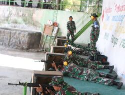 Dandim 0825/Banyuwangi Tinjau Latihan Menembak Anggota Kodim di Lapangan Tembak Muncar