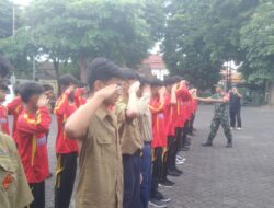 Bentuk Karakter Dan Disiplin Siswa Babinsa Koramil 0825/01 Banyuwangi Berikan Materi PBB Pada Siswa Siswi SMP Muhammadiyah 3 Banyuwangi