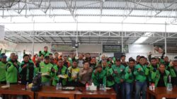 Kapolres Bojonegoro Beri Bantuan Komunitas Ojol Ajak Jaga Kamtibmas