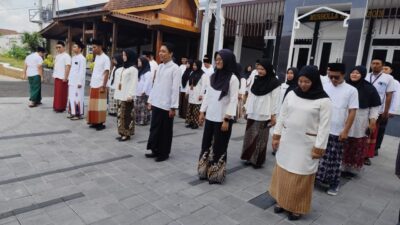 Sambut Hari Santri Nasional, Bupati Banyuwangi Wajibkan ASN Kenakan Busana Santri Selama Tiga Hari