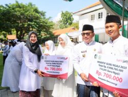 Peringati Hari Santri Nasional, Bupati Banyuwangi Salurkan Insentif Rp 9,96 Miliar untuk 14.241 Guru Ngaji