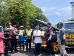 Polresta Banyuwangi Gelar Jumat Berkah; Bagikan Beras SPHP kepada Jukir, Tukang Becak, dan Takmir Masjid Agung