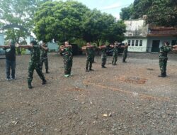 Anggota Koramil 0825/13 Singojuruh Laksanakan Pembinaan Fisik Rutin