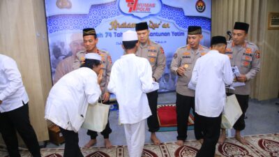 HUT ke-74, Divisi Humas Polri Gelar Khataman Al-Qur’an dan Santuni 100 Anak Yatim