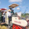 Danramil 0825/19 Sempu Hadiri Panen Raya Padi Program Agrosolution Pupuk Kaltim di Desa Jambewangi.