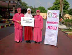 Semangat Sumpah Pemuda, SPN Polda Jatim dan Bhayangkari Beri Apresiasi Pelajar Berprestasi