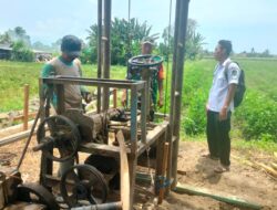 Babinsa Desa Badean Dampingi Pembuatan Sumur Bor untuk Dukung Ketahanan Pangan Petani