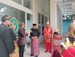 MIN 1 Banyuwangi Meriahkan Sumpah Pemuda dengan “Min Sawangi Etno Carnival” dan Peluncuran Buku Puisi “Pesona Sang Gandrung”