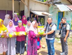 Satreskrim Polresta Banyuwangi Gelar Jumat Berkah, Bagikan Sembako untuk Kaum Dhuafa