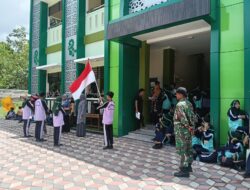 Anggota Posramil 24 Panaskan Semangat Kepemimpinan Siswa MTs 9 Banyuwangi