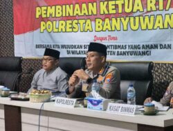 Kapolresta Banyuwangi Tekankan Waspada Hoaks dan Penguatan Satkamling di Jumat Curhat RT/RW