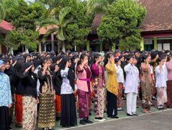 Semangat Kepahlawanan Warnai Upacara Hari Pahlawan di SMPN 2 Rogojampi