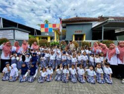 Babinsa Koramil Rogojampi Beri Materi Hari Pahlawan di TK Mutiara