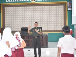 SD Negeri Sumberrejo Banyuwangi Belajar Disiplin dan Cinta Tanah Air Lewat Kunjungan ke Kodim 0825