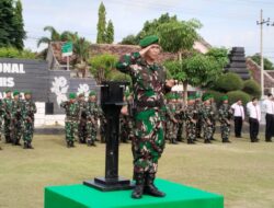 Dandim Banyuwangi Tegaskan Larangan Kekerasan dan Penguatan Karakter Prajurit pada Upacara 17-an