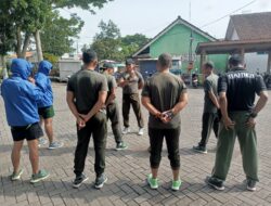 Koramil 0825/13 Singojuruh Lakukan Penjagaan Fisik dengan Olahraga Bersama