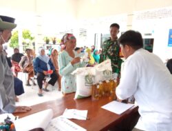 Babinsa Jadi Pusat Perhatian Saat Ratusan Warga Serbu Bantuan Pangan di Rejosari, Ada Apa?