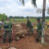 Danramil 0825/06 Gambiran Beserta Anggota Laksanakan Karya Bhakti Pengurukan Pondasi Pembangunan KDKMP. 
