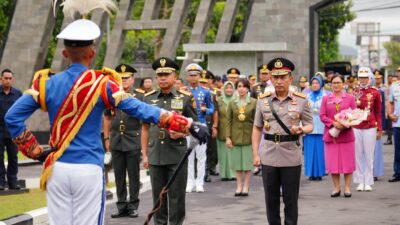 Pimpin Wisuda Prajurit Taruna, Kapolri Tekankan Sinergitas TNI-Polri untuk Wujudkan Indonesia Emas 2045