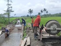 Proyek Irigasi di Dampit Diduga Bermasalah: Tanpa Papan Proyek, Tanpa K3, Pengawas Dinas ke Mana?