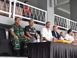 Kasdim 0825 Banyuwangi Hadiri Laga Persewangi, Dorong Kebangkitan Sepak Bola di Stadion Diponegoro