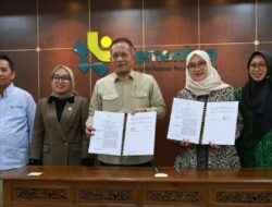 Menteri Koperasi dan Bupati Ipuk Teken MoU Percepatan Pengembangan Koperasi Merah Putih