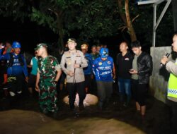 Luapan Sungai Bedadung Rendam Sejumlah Wilayah, Kapolres Jember Bersama Dandim 0824 Turun Langsung Cek Lokasi