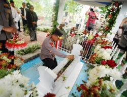 Kapolri Ziarah ke Makam Marsinah dan Letakkan Batu Pertama Museum Pahlawan Nasional di Nganjuk