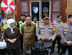 Kapolda Jatim Tinjau Pos Pengamanan di Malang Raya Pastikan Nataru Aman