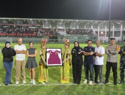 Kasdim 0825/Banyuwangi Hadiri Momentum Kebangkitan Baru Persewangi di Ultah ke-55 & Launching Jersey