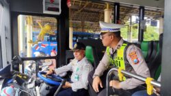 Polres Gresik Gandeng Dishub Gelar Ramcheck Armada Bus Jelang Nataru