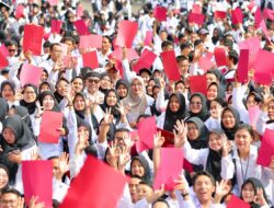 Senyum dan Tangis Haru saat Bupati Ipuk Angkat 4.888 Honorer Banyuwangi Jadi PPPK Paruh Waktu