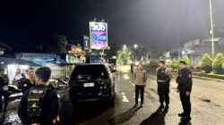 Tingkatkan Kondusifitas Kamtibmas, Wakapolres Jember Turun Langsung Pimpin Patroli Malam