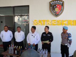 Jelang Ramadhan, Polres Pamekasan Gelar Razia Miras dan Amankan Ratusan Botol