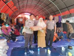 Polres Pamekasan Beri Bantuan Obat dan Layanan Kesehatan Untuk Warga Terdampak Longsor di Pasean