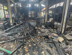 Kebakaran Kios dan Rumah di Pasar Tiga Berlian Banyuwangi, Damkarmat Bergerak Cepat Padamkan Api