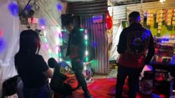 Polres Gresik Ungkap Peredaran Miras di Menganti, Puluhan Liter Miras Diamankan dari Warung Karaoke