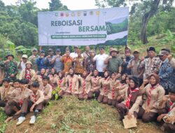 Perkuat Tangkapan Air di Hulu, Banyuwangi Tanam 20 Ribu Pohon di Pesanggaran