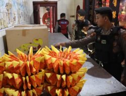 Polres Pelabuhan Tanjungperak Sterilisasi Klenteng Jelang Perayaan Imlek