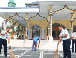 Sambut Ramadan, Warga Binaan Lapas Banyuwangi Bersihkan Masjid, Tebar Semangat Perubahan