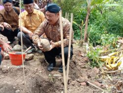 Empu Basuki Pimpin Peletakan Batu Pertama Besalen Parikesit di Trenggalek