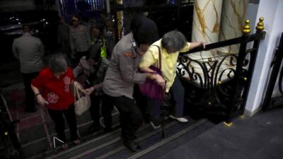 Respon Sigap Polwan Polres Bondowoso Layani Jemaat di Vihara Ariya Maitera