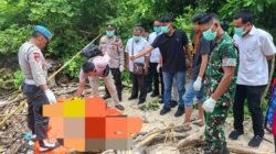 Sinergi TNI-Polri dan TN Alas Purwo Evakuasi Jenazah Tanpa Identitas di Pantai Plengkung