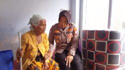 Polri Peduli : Polres Lumajang Salurkan Bantuan untuk Lansia Sebatangkara