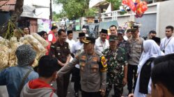 Turun Langsung ke Pasar, Danramil Kota Pimpin Monitoring Pengawasan Pangan Bersama Forkopimda Banyuwangi